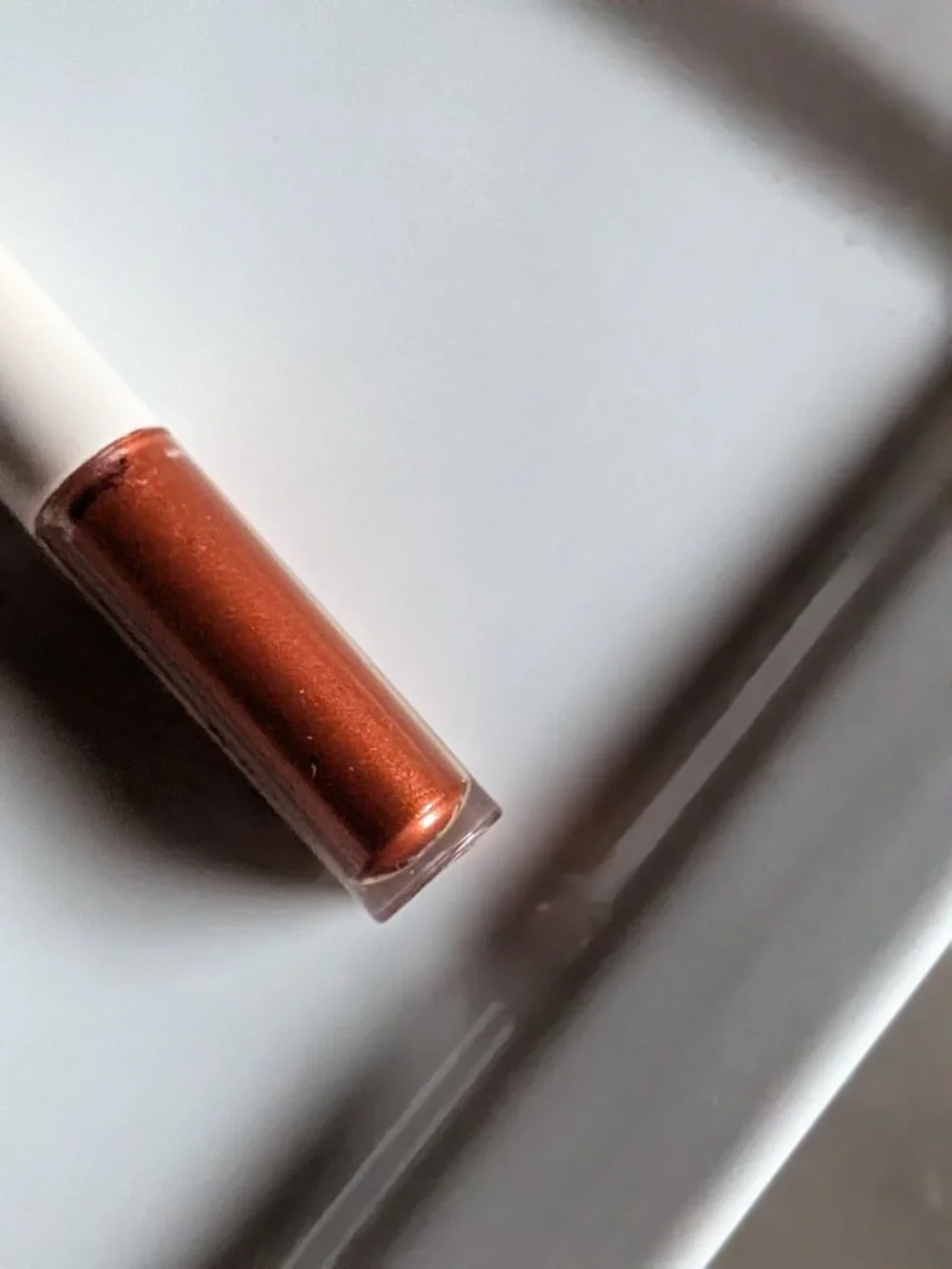 Violette FR Yeux Paint |  Color: Cuivre de l’Aube – copper dawn